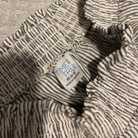 Pants - Picture 3 of 4